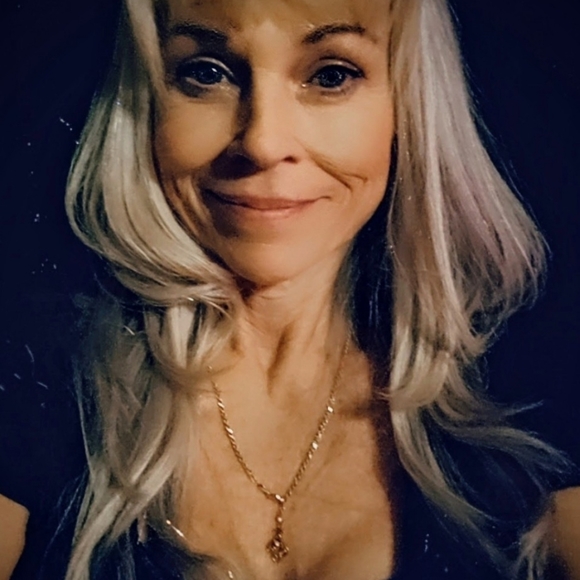 Trish Rudgers - Poshmark Profile Picture of Trish Rudgers (@trishrudgers) on Poshmark