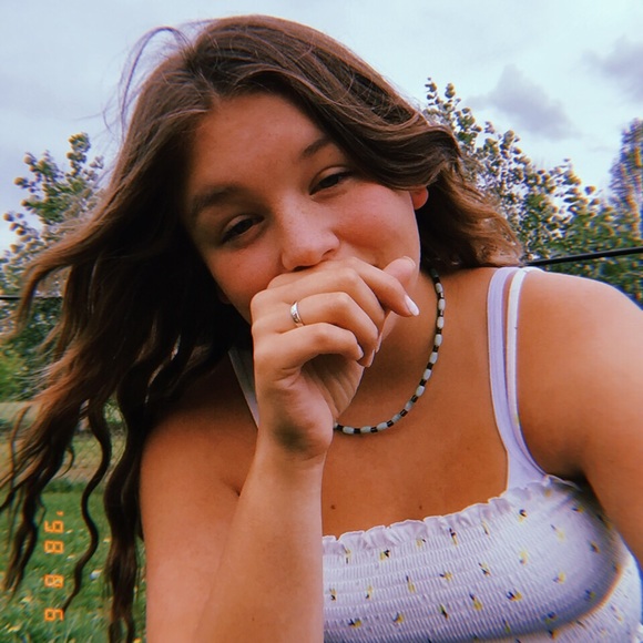 Profile Picture of Emma Ledger (@egledger) on Poshmark