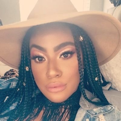 Profile Picture of Ashley Armstrong (@ashleyrebeccaa) on Twitter