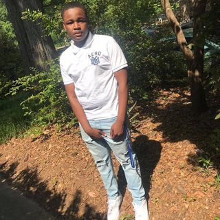 Profile Picture of Kamron Mccray (@CanStealYaMama) on Facebook