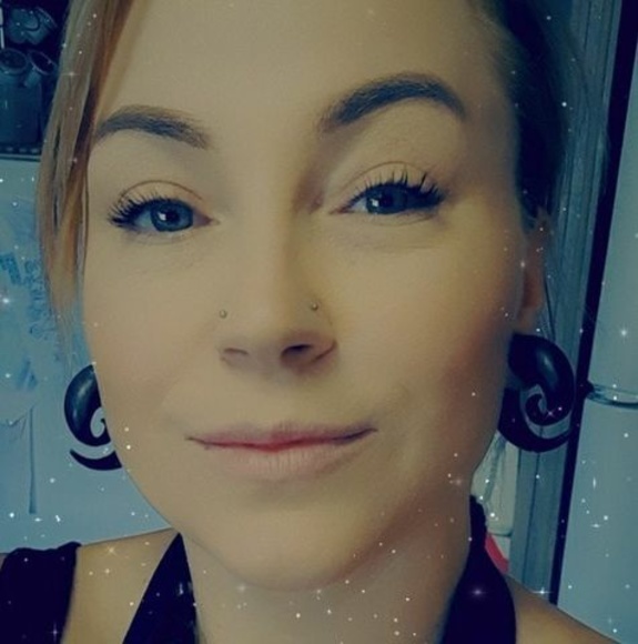 Profile Picture of Bobbie Wavrin (@bobbiewavrin) on Poshmark