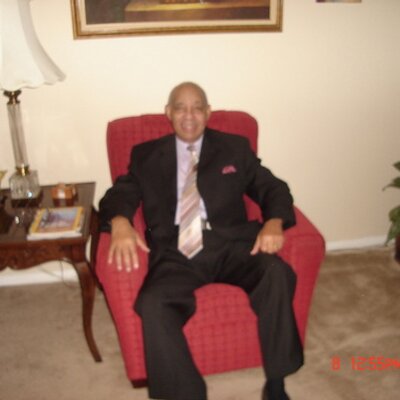 Profile Picture of Charles Ivy (@cihuddleston) on Twitter