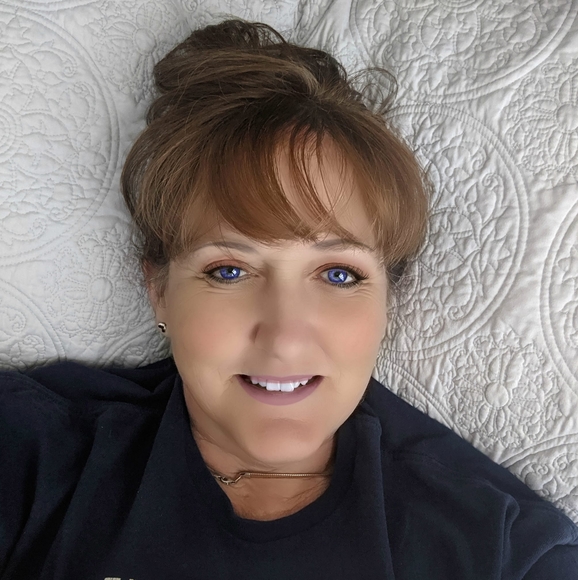 Profile Picture of Louise Hoch scott sullivan (@goweazy) on Poshmark