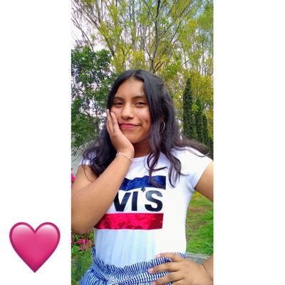 Profile Picture of Esmeralda Elias.❤️ (@EsmeraldaElia17) on Twitter