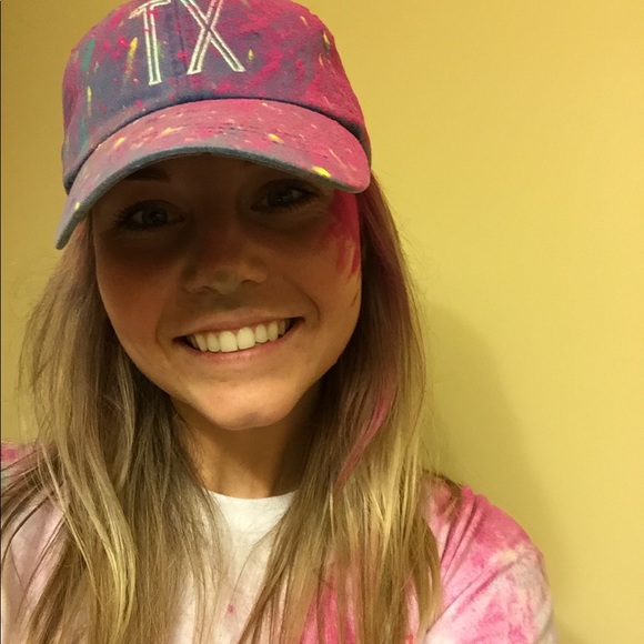 Profile Picture of Jess Weece (@jessweece) on Poshmark