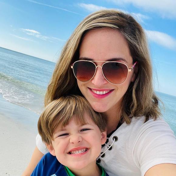 Profile Picture of Kerri Vorbeck (@kerrivorbeck) on Poshmark