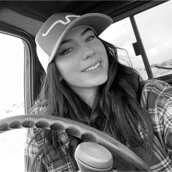 Profile Picture of Morgan Cologgi (@morgancologgi) on Poshmark