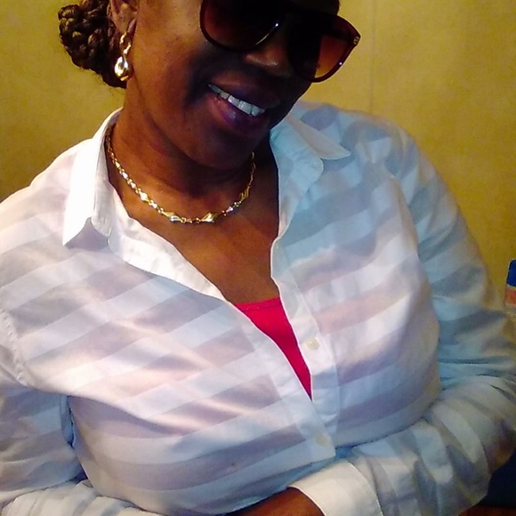 Profile Picture of Deborah Roberts-booker (@debbooker407) on Poshmark