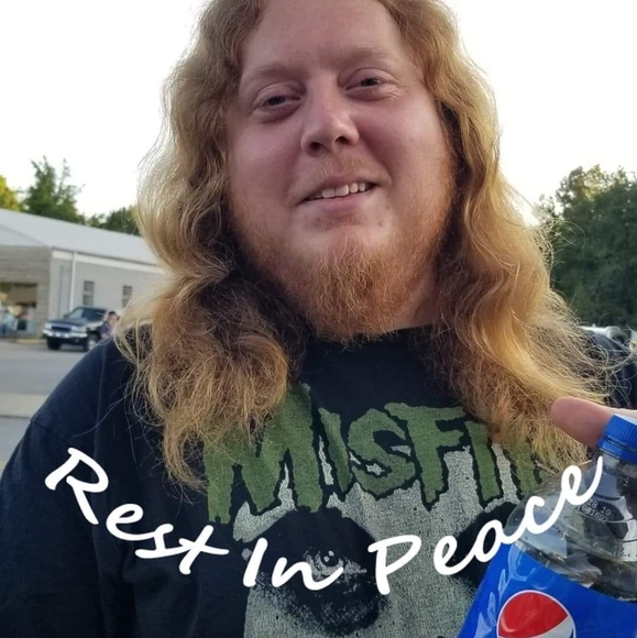 Profile Picture of Andrew Capps (@andrewcapps83) on Poshmark