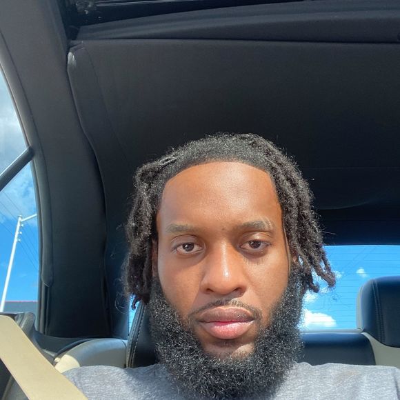 Profile Picture of Drew Newman (@crouchdon) on Poshmark