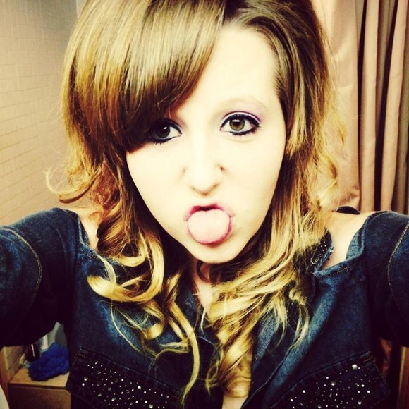 Profile Picture of Justine Mcmillin (@violet_jaye) on Poshmark