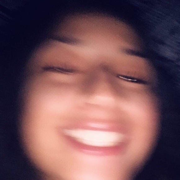 Profile Picture of Grace Dalgity (@grace_dalgity) on Poshmark