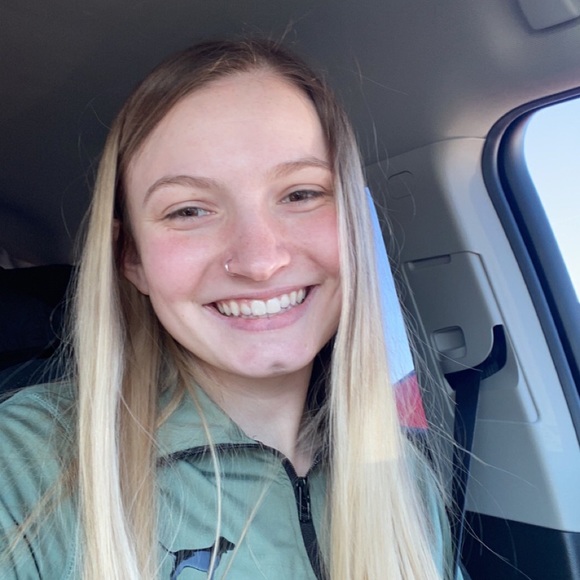 Kelsi Carter - Poshmark Profile Picture of Kelsi Carter (@kelsilcarter) on Poshmark