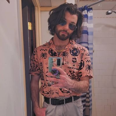 Profile Picture of Tim Constantine (@timtootin) on Twitter