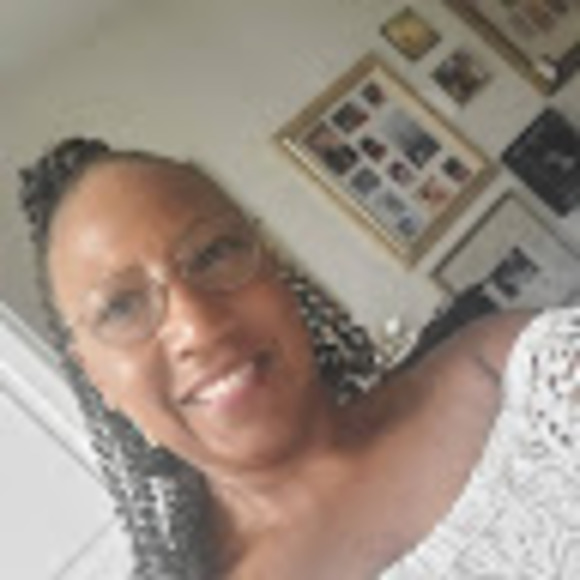 Profile Picture of Cheryl Sharp (@cherylcasharp) on Poshmark