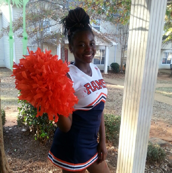 Profile Picture of Ledaja Hawkins (@chocolate2122) on Poshmark