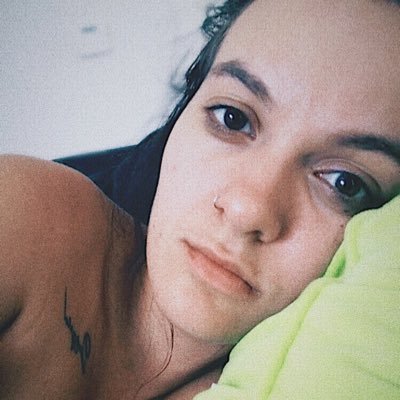 Profile Picture of Emily Holguín (@recycledoutrage) on Twitter