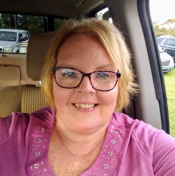 Profile Picture of Sheila Steimel (@sae68) on Poshmark