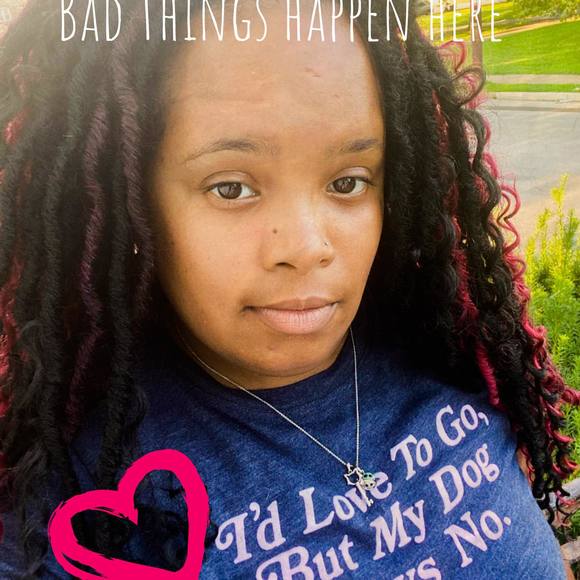 Profile Picture of Danielle Shapiro (@dmshapiro32) on Poshmark