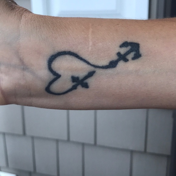 Profile Picture of Joann Mcguinness (@joann40mcg) on Poshmark