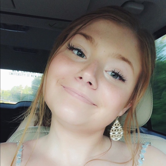 Profile Picture of Emily Pepino (@emilypepino) on Poshmark