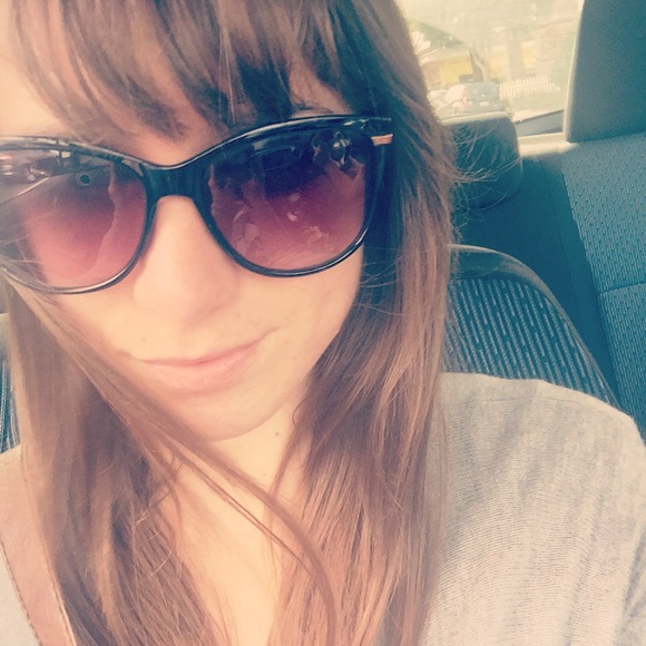 Profile Picture of Jillian Wilcox (@jillybean24) on Poshmark