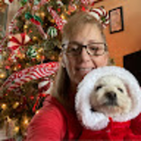 Profile Picture of Dawn Lancaster (@reddawn1971) on Poshmark