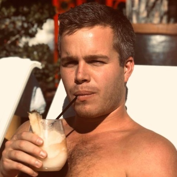 Profile Picture of Thom Lautenbach (@tlautenbach98) on Poshmark