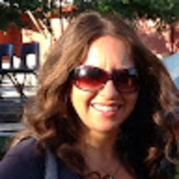 Profile Picture of Mavelin Runnells (@mavelinrunnells) on Poshmark