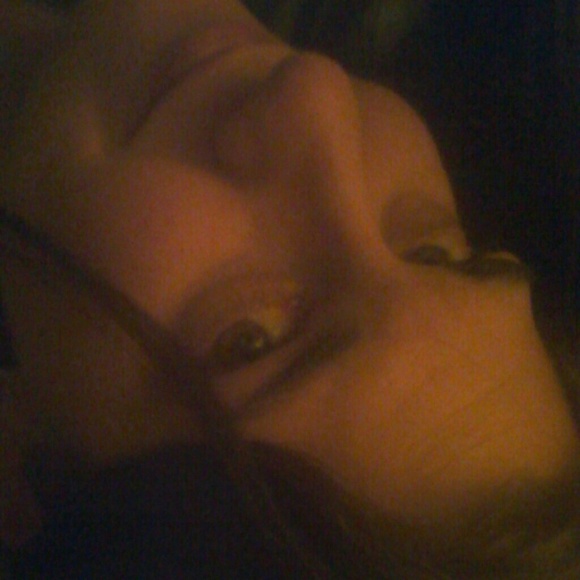 Profile Picture of Lisa Gregg (@lisagregg) on Poshmark