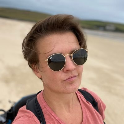 Profile Picture of Little Miss Button (@Tracey_Button) on Twitter