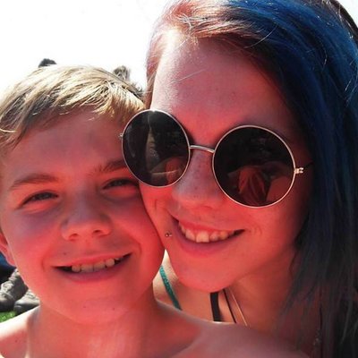 Profile Picture of Charlotte Prettejohn (@Charlie_Mumma) on Twitter