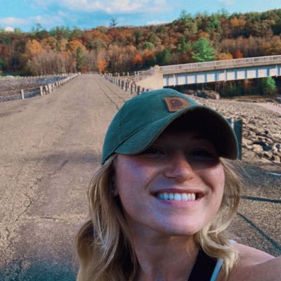 Profile Picture of Rebecca Molin (@Rebecca_Molin) on Twitter