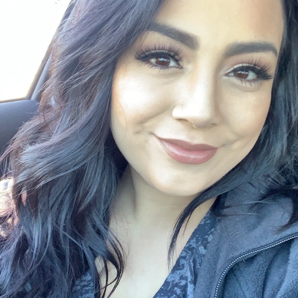 Profile Picture of Isabel Cano (@isabel_cano) on Poshmark