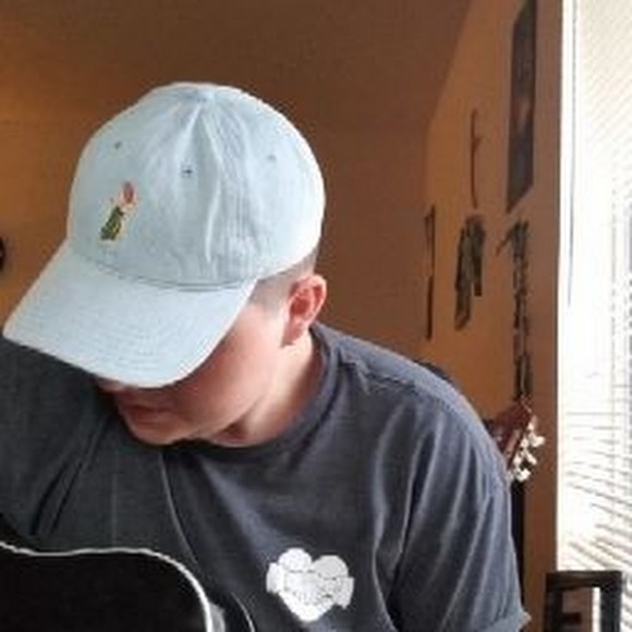 Profile Picture of Joshua Soliz (@joshua_soliz) on Poshmark