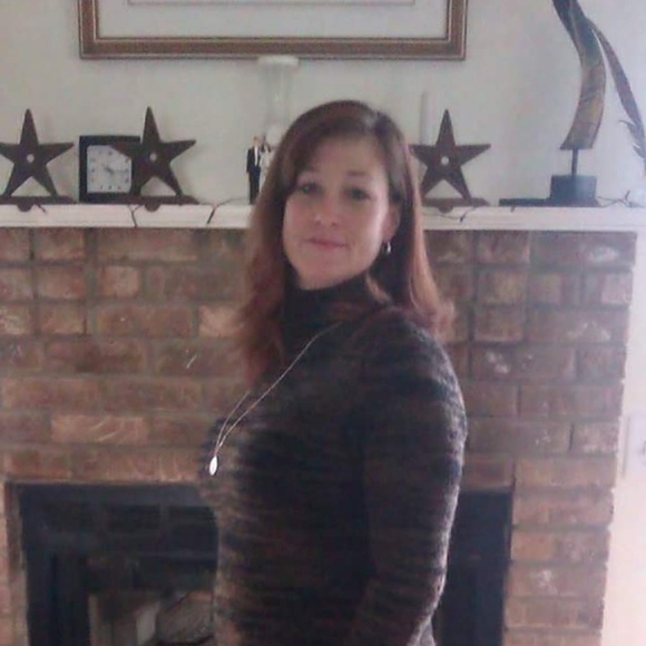 Profile Picture of Paulette Thomas (@pauletteozio) on Poshmark