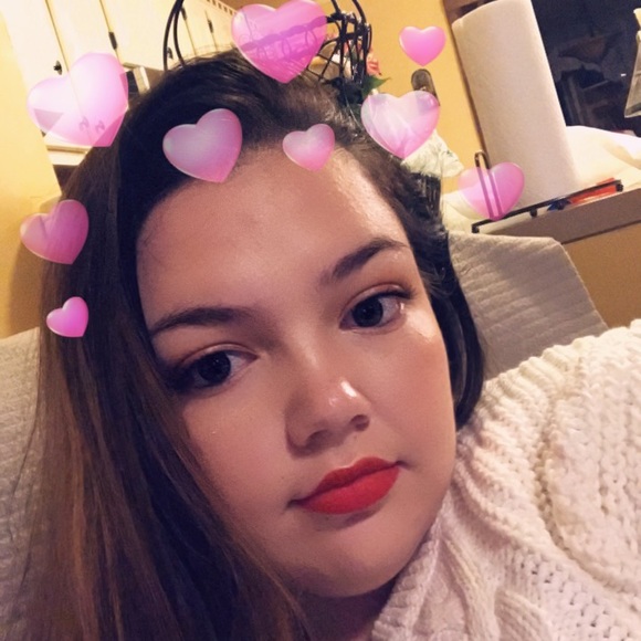 Profile Picture of Kellie Conway (@maryk20737) on Poshmark