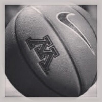 Profile Picture of Julia Schafer (@juliabball) on Twitter