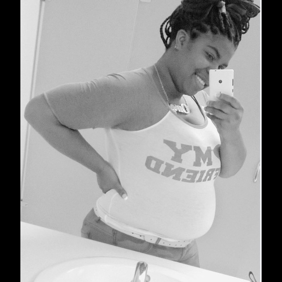 Profile Picture of Roshaniic Miliner (@roshaniic) on Poshmark