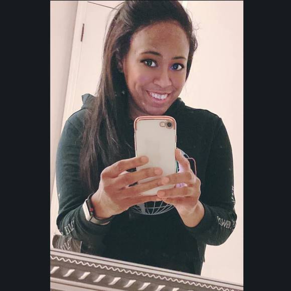 Profile Picture of Clautilde Dixon (@cvdixon) on Poshmark