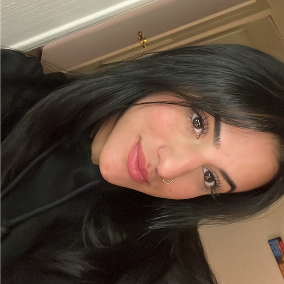 Profile Picture of Juliette Introini (@julietteintroin) on Poshmark