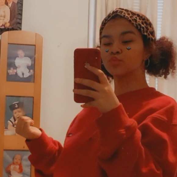 Adrianna Batey - Poshmark Profile Picture of Adrianna Batey (@bateyadrianna) on Poshmark