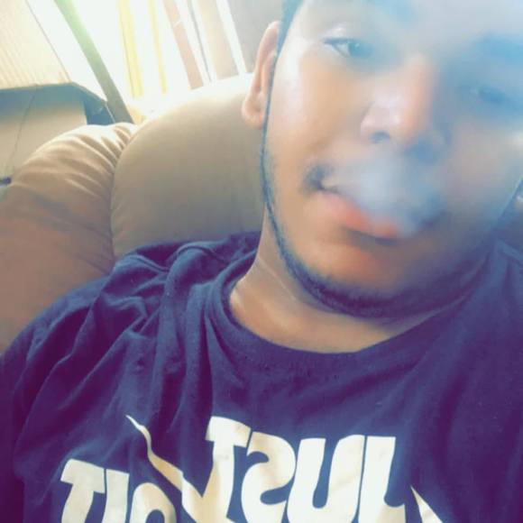 Profile Picture of Donte Henry (@dontehenry30) on Poshmark