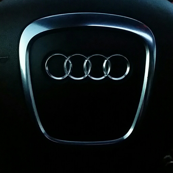 Profile Picture of Dominic Bennett (@dominic_b7) on Poshmark