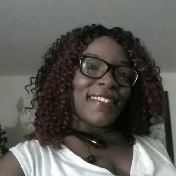 Profile Picture of Noel Swanigan (@hiswifey15davis) on Poshmark