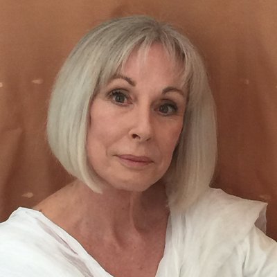 Profile Photo of Cindy Lindsay (@divinesoulheal) on Twitter