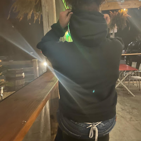 Profile Picture of Nina Cartmill (@ninacartmill70) on Poshmark