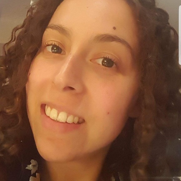 Profile Picture of Anita Schenk (@anitavschenk) on Poshmark