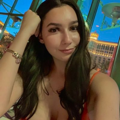 Profile Picture of Daniely (@danielybaro) on Twitter