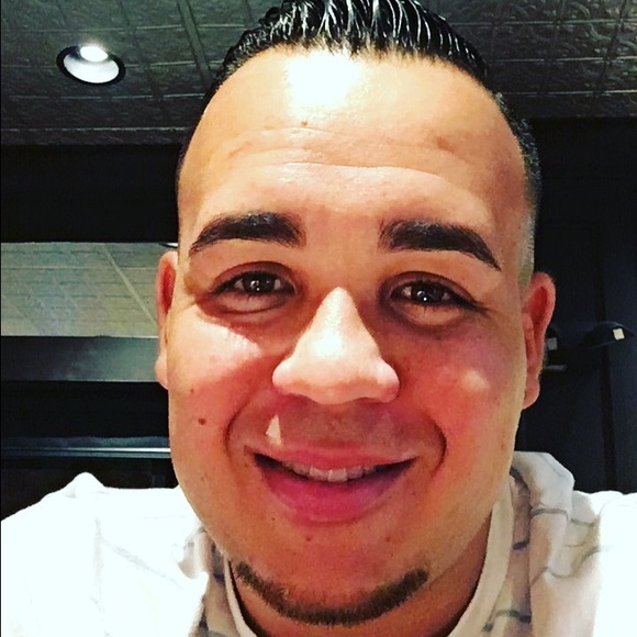Profile Picture of Edgardo Rivera alvarez (@edgardo105) on Poshmark